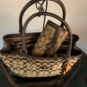 Authentic Coach Large Satchel & Wallet ❣️